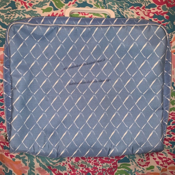 Chanel Large Cosmetic Bag 💙 - Picture 2 of 8